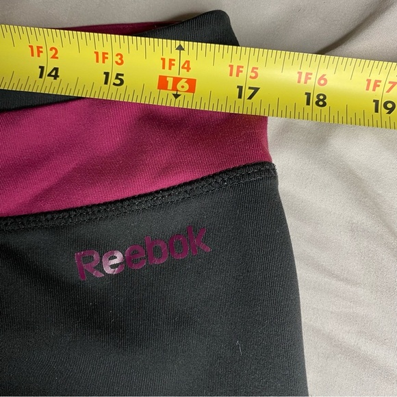 Reebok Women Black and Purple Running Shorts Sz L CrossFit Stretch Comfort Gym - Picture 5 of 7